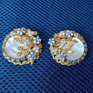 Vintage MOP and Aroura borealis round clip on earrings Unsigned